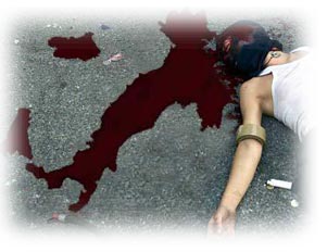 Carlo Giuliani, militante anticapitalista asesinado por la policia italiana Carlo Giuliani, militante anticapitalista asesinado por la policia italiana