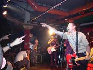 Fermín Muguruza con Banda Bassotti